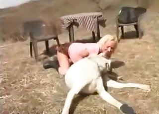 Farm is a perfect place for the bestiality